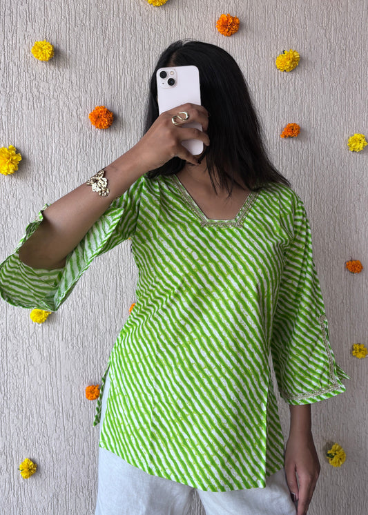 Green leheriya short kurti