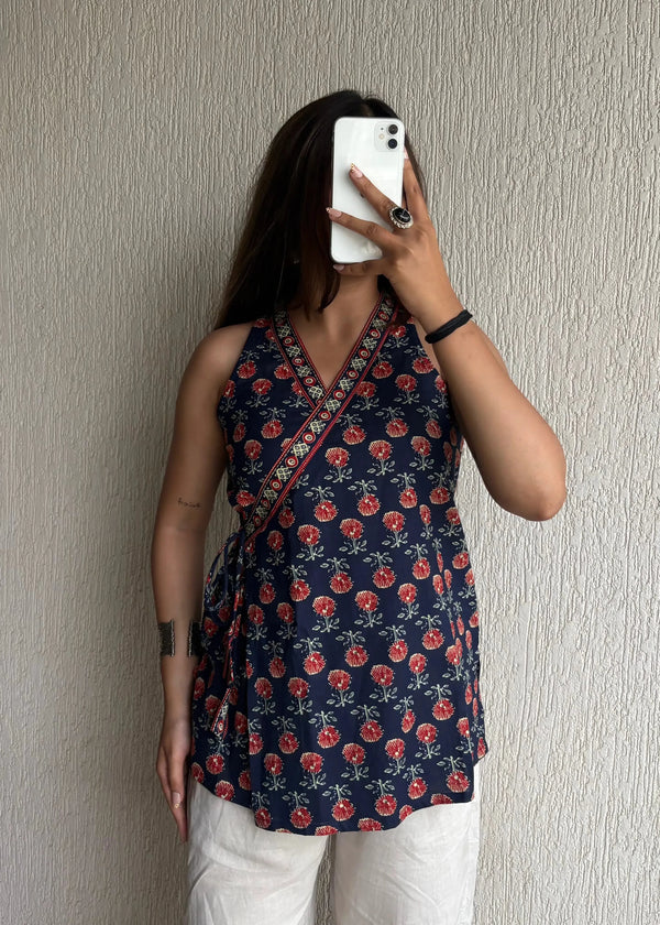 Blue sleeveless wrap-tie cotton short kurti