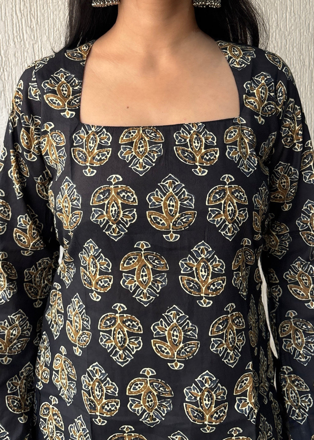 Black square neck short kurti