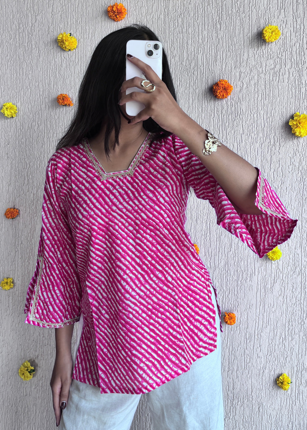 Pink leheriya short kurti