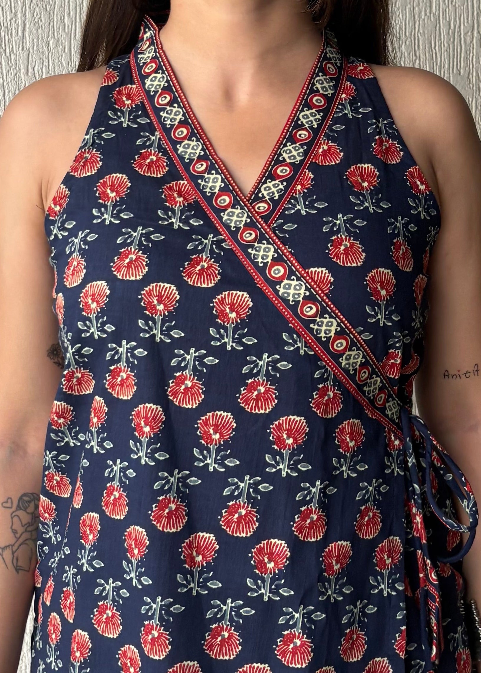 Blue sleeveless wrap-tie short kurti