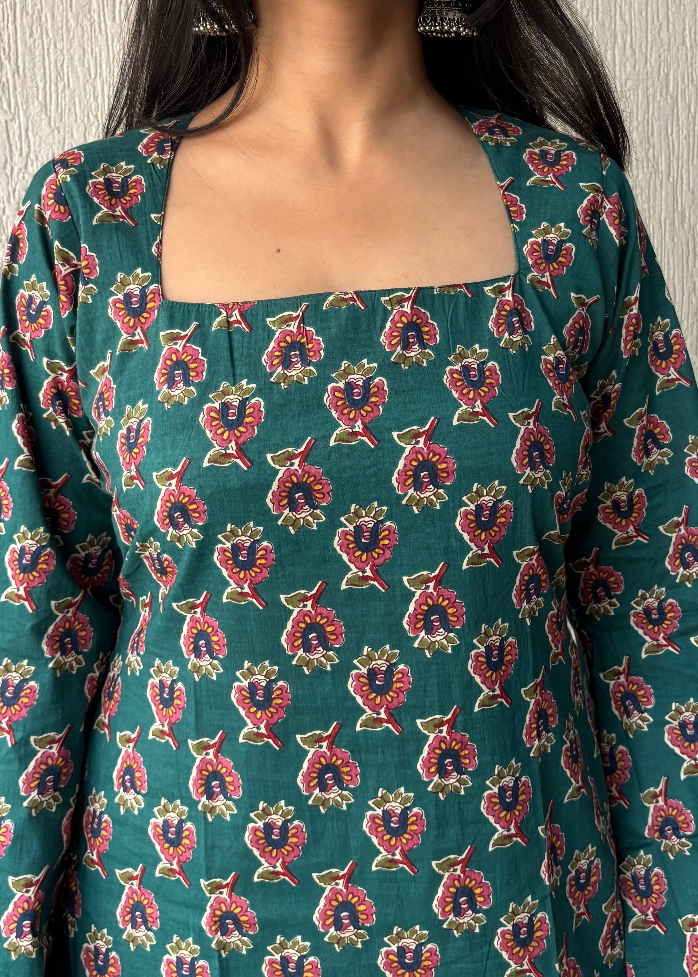 Green square neck short kurti