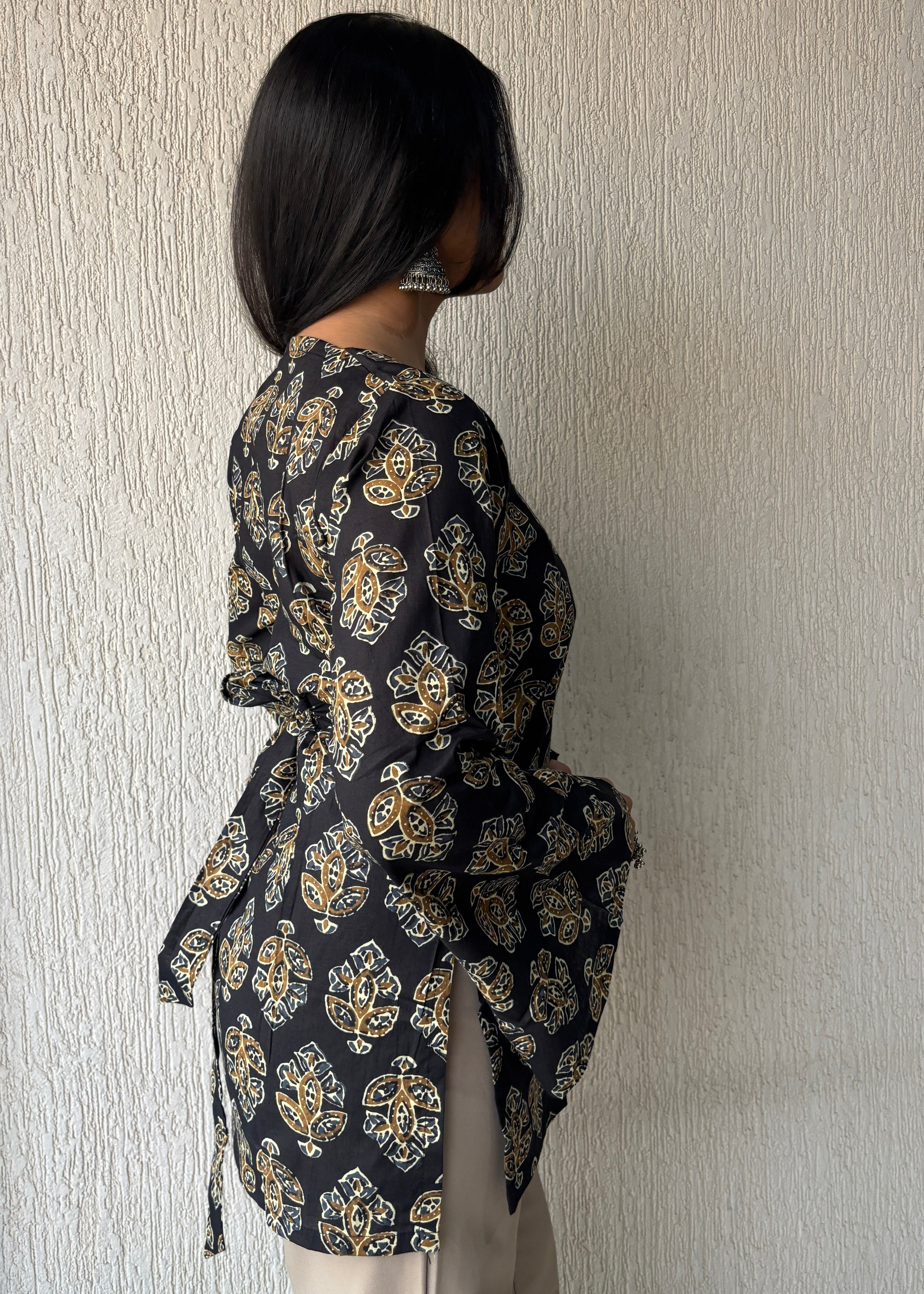 Black square neck short kurti