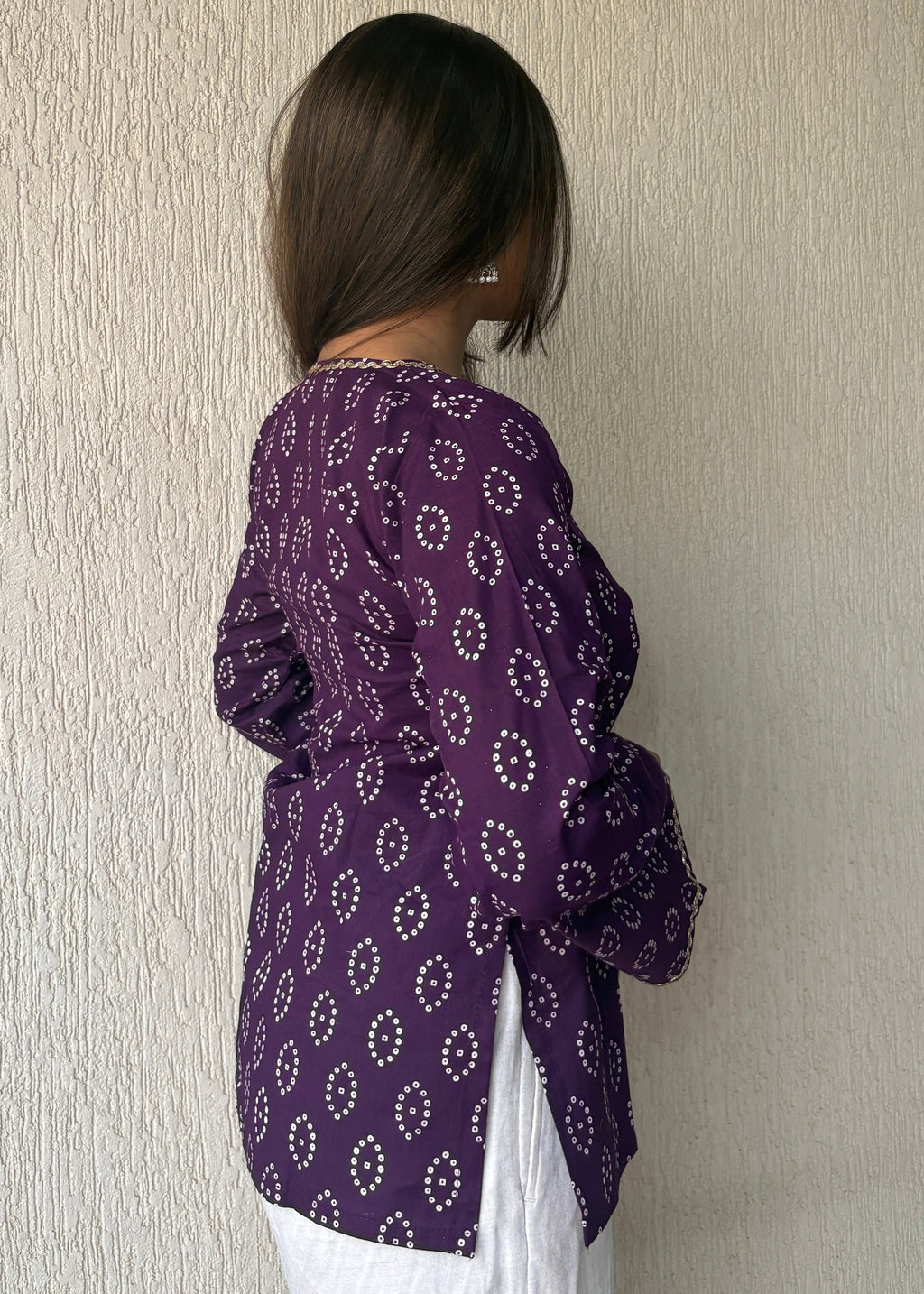 Deep purple bandhani wrap-tie short kurti