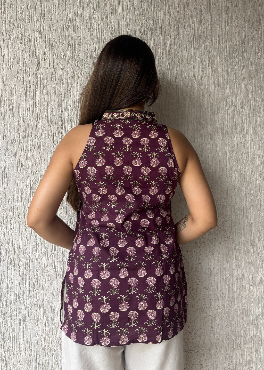 Plum sleeveless wrap-tie short kurti