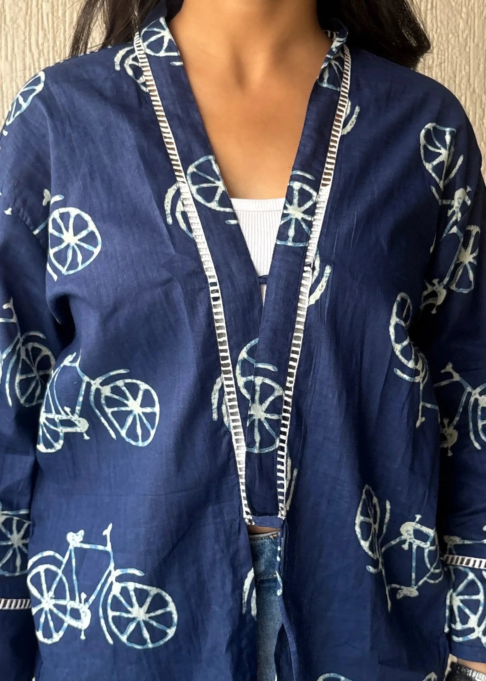 Shrug Navy blue bicycle oversized cotton