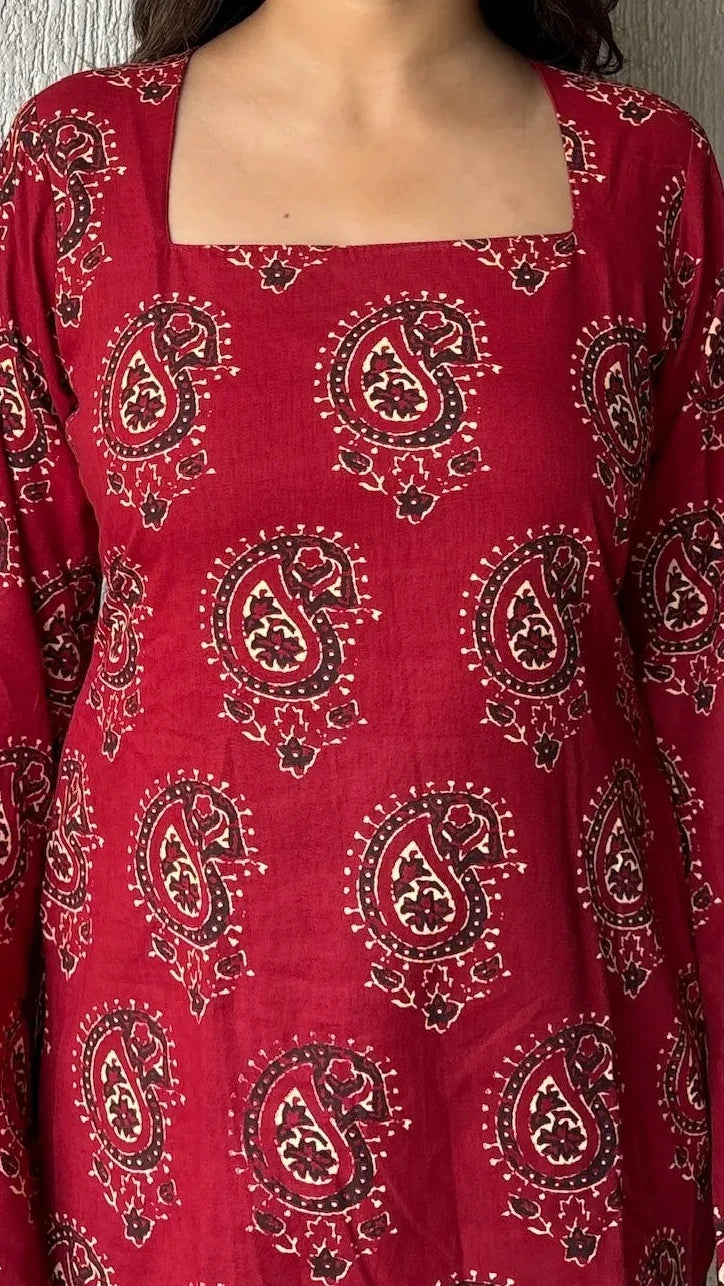 Red square neck cotton short kurti