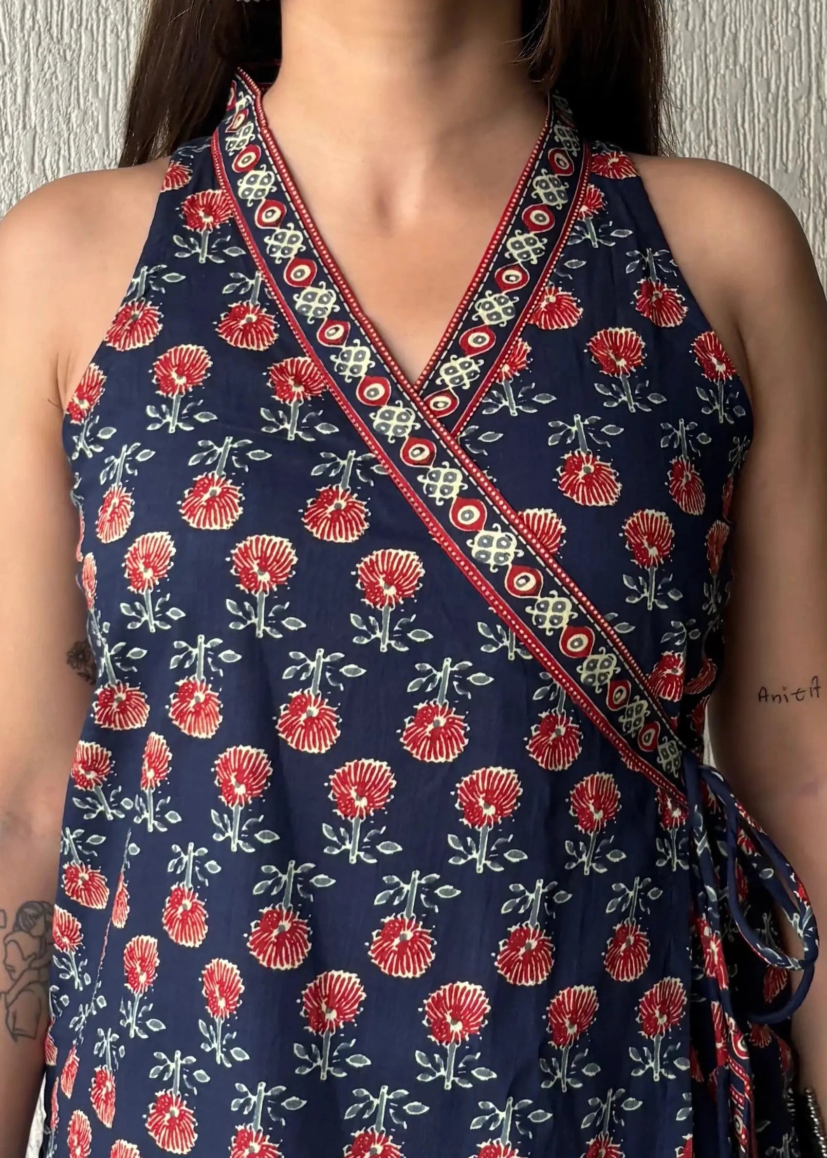 Blue sleeveless wrap-tie short kurti