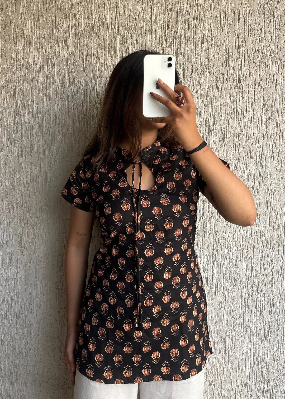 Black keyhole cotton short kurti