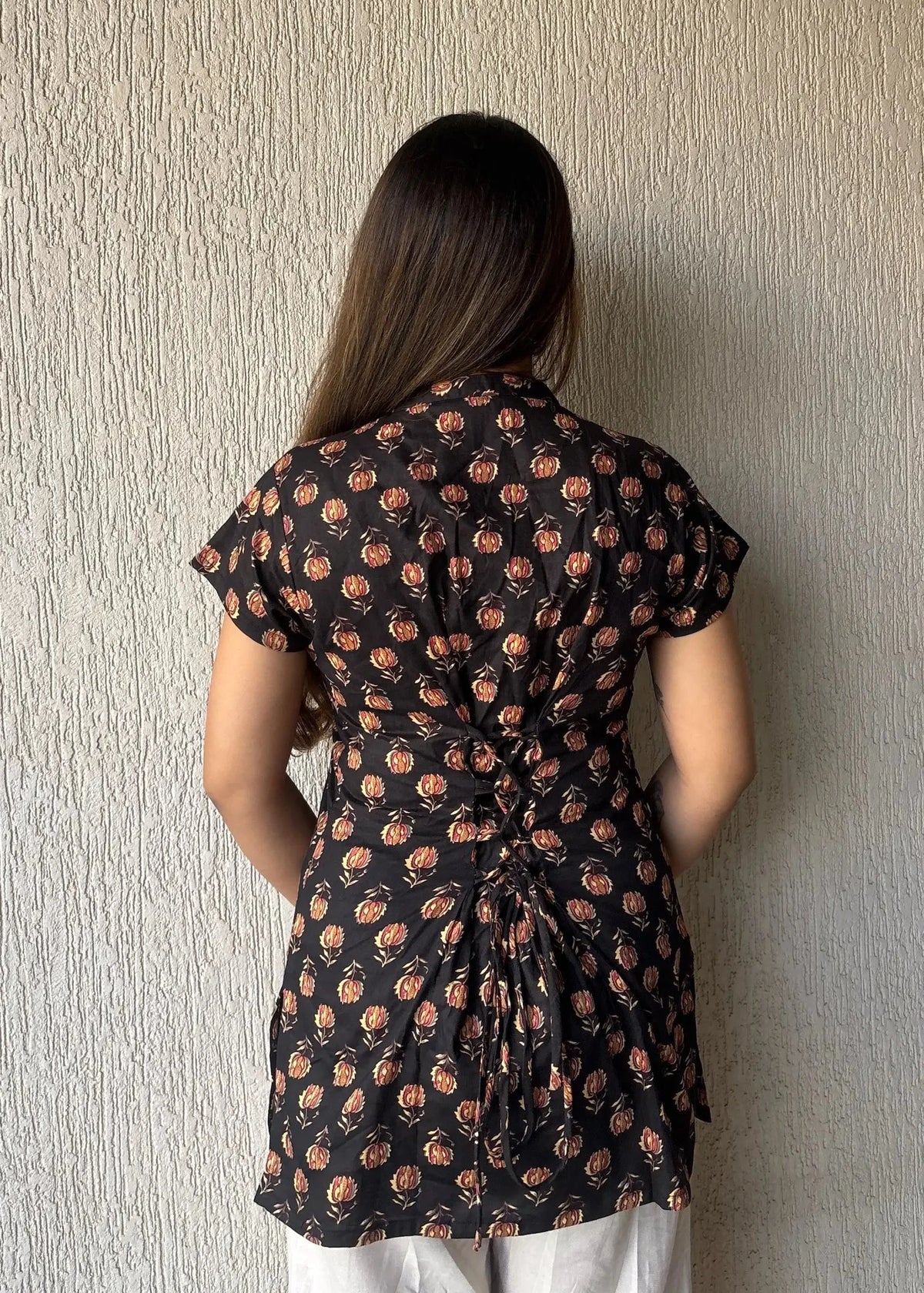 Black keyhole cotton short kurti